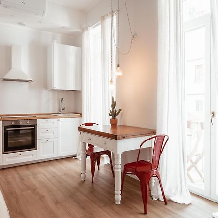 Mercanti Modern Flat - Balcony - Torino Centro Exterior photo